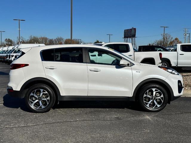 2022 Kia Sportage Vehicle Photo in COLUMBIA, MO 65203-3903