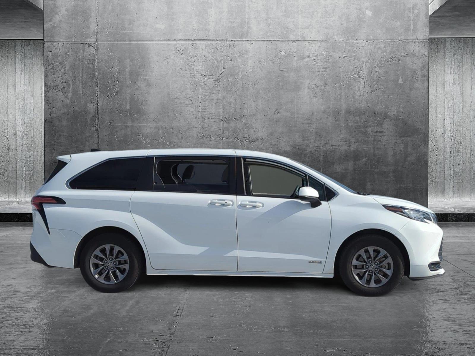 2021 Toyota Sienna Vehicle Photo in Ft. Myers, FL 33907