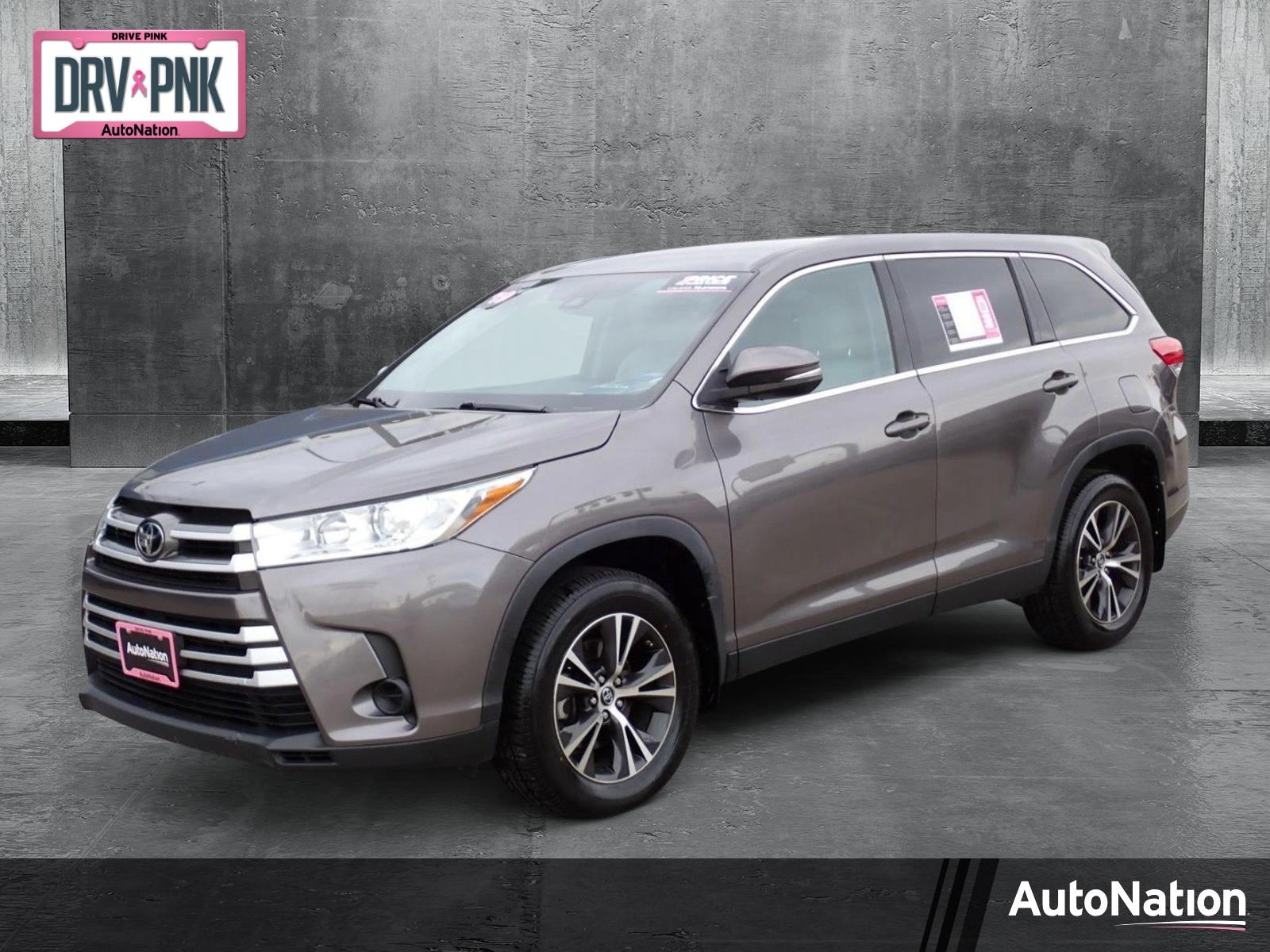 2019 Toyota Highlander Vehicle Photo in DENVER, CO 80221-3610