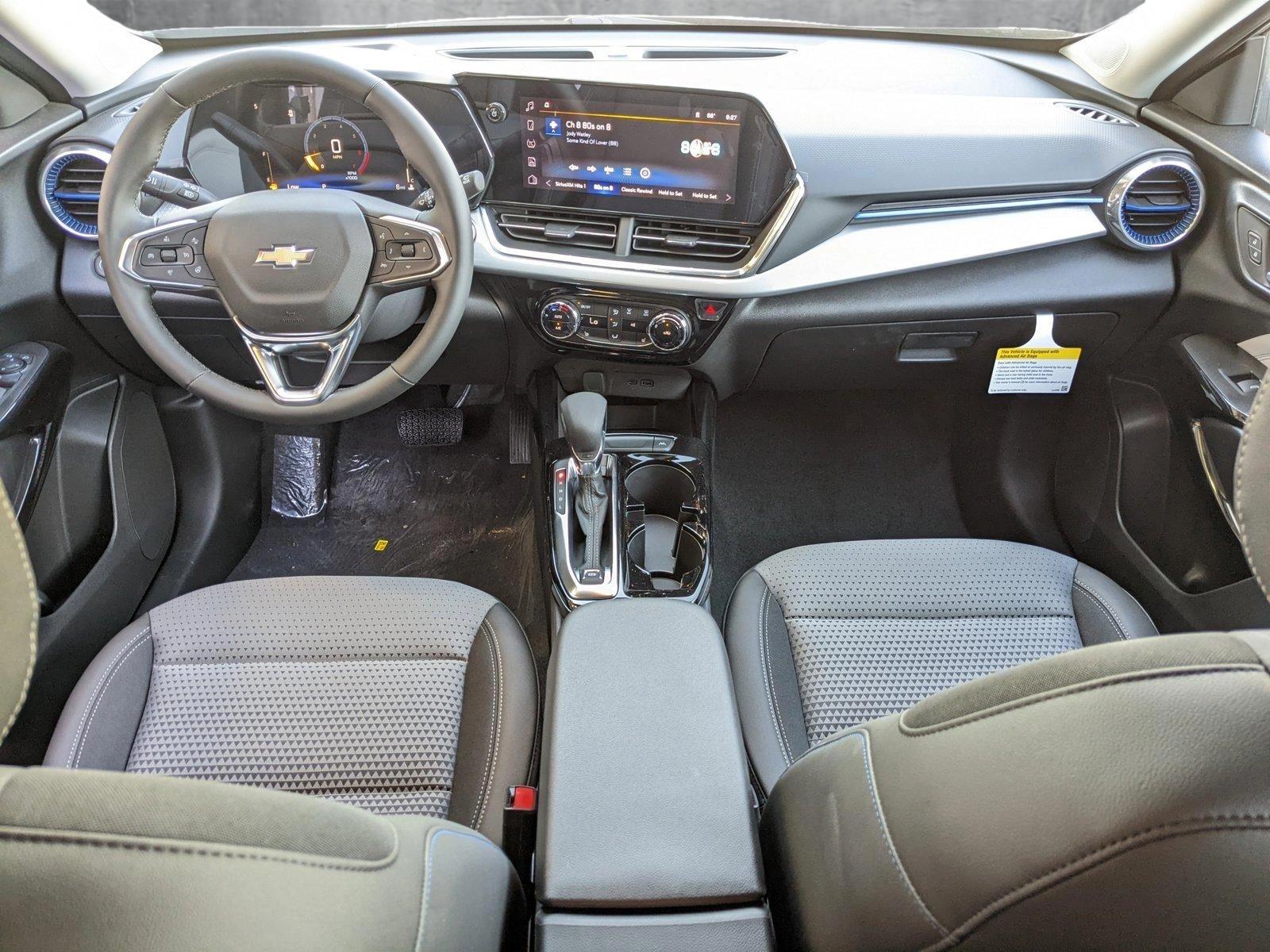 2025 Chevrolet Trax Vehicle Photo in VALENCIA, CA 91355-1705