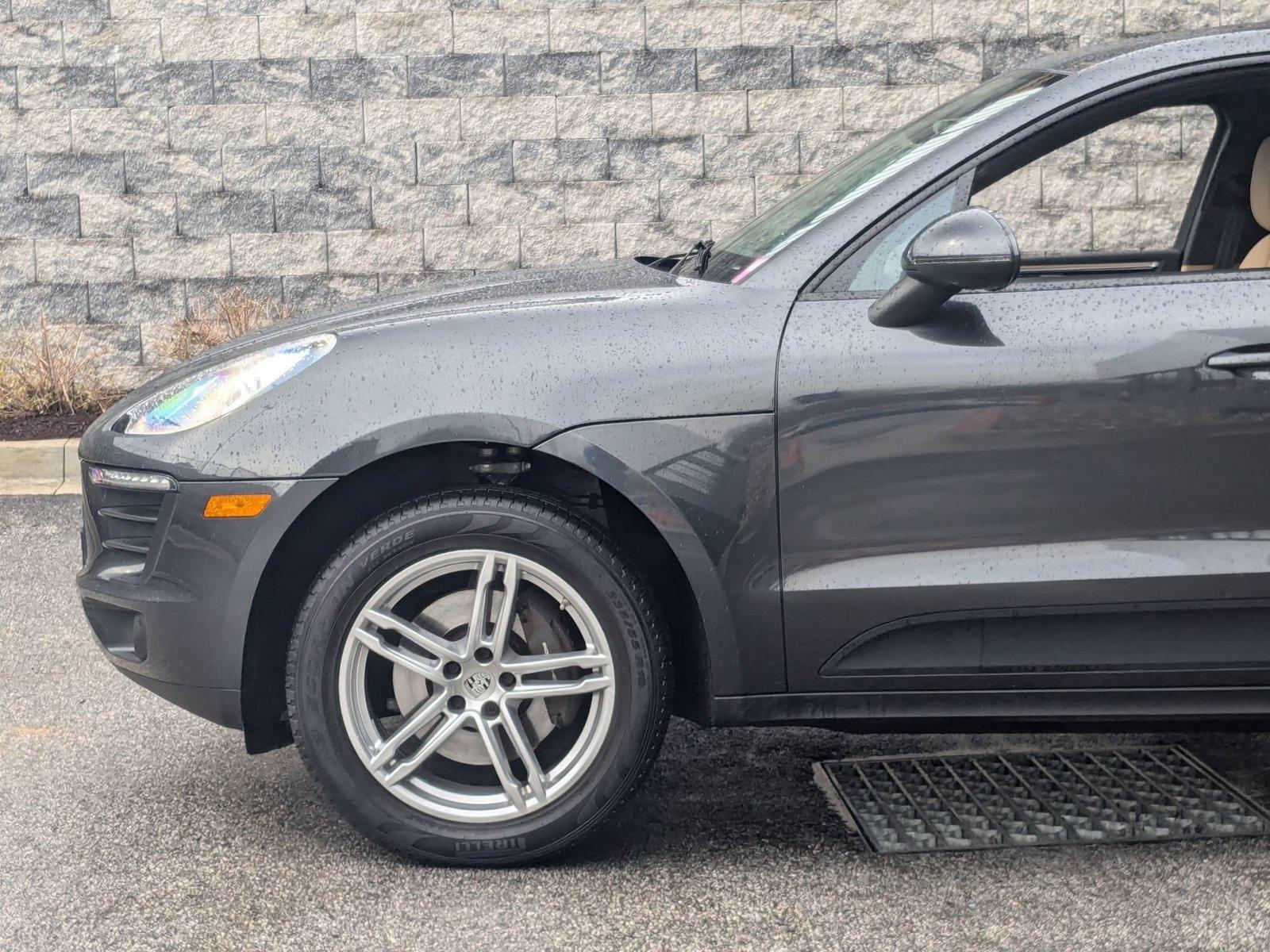 2017 Porsche Macan Vehicle Photo in Towson, MD 21204