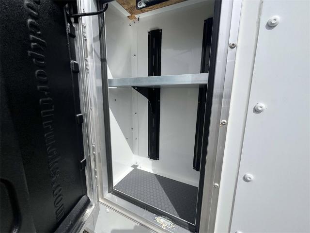2025 Chevrolet Express Cutaway 3500 Vehicle Photo in ALCOA, TN 37701-3235