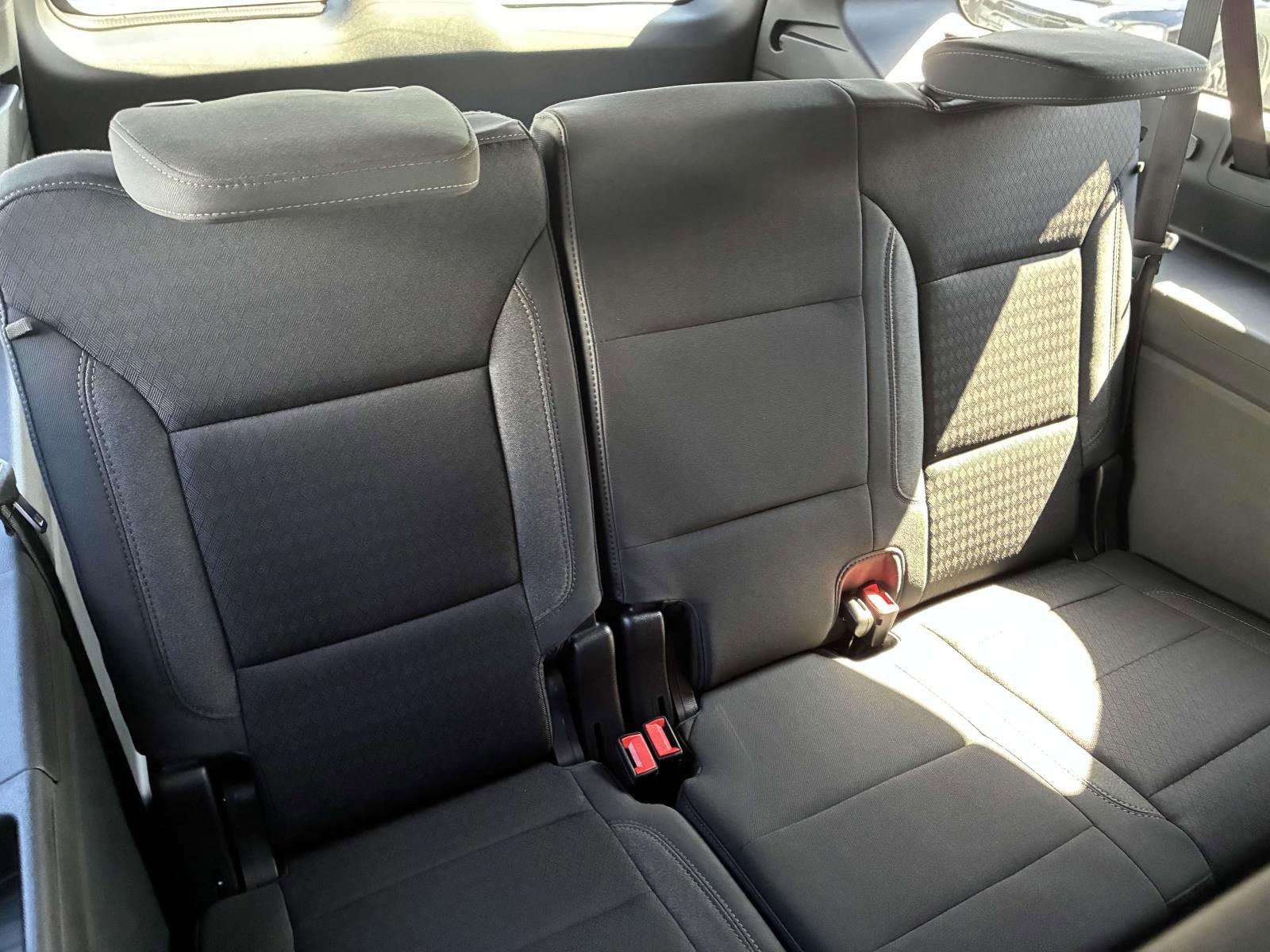 2025 Chevrolet Suburban Vehicle Photo in LOS ANGELES, CA 90007-3794
