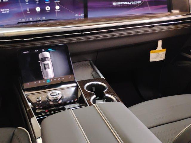 2025 Cadillac Escalade Vehicle Photo in PINEVILLE, NC 28134-8495