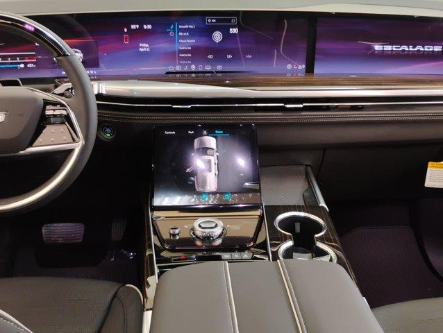 2025 Cadillac Escalade Vehicle Photo in PINEVILLE, NC 28134-8495