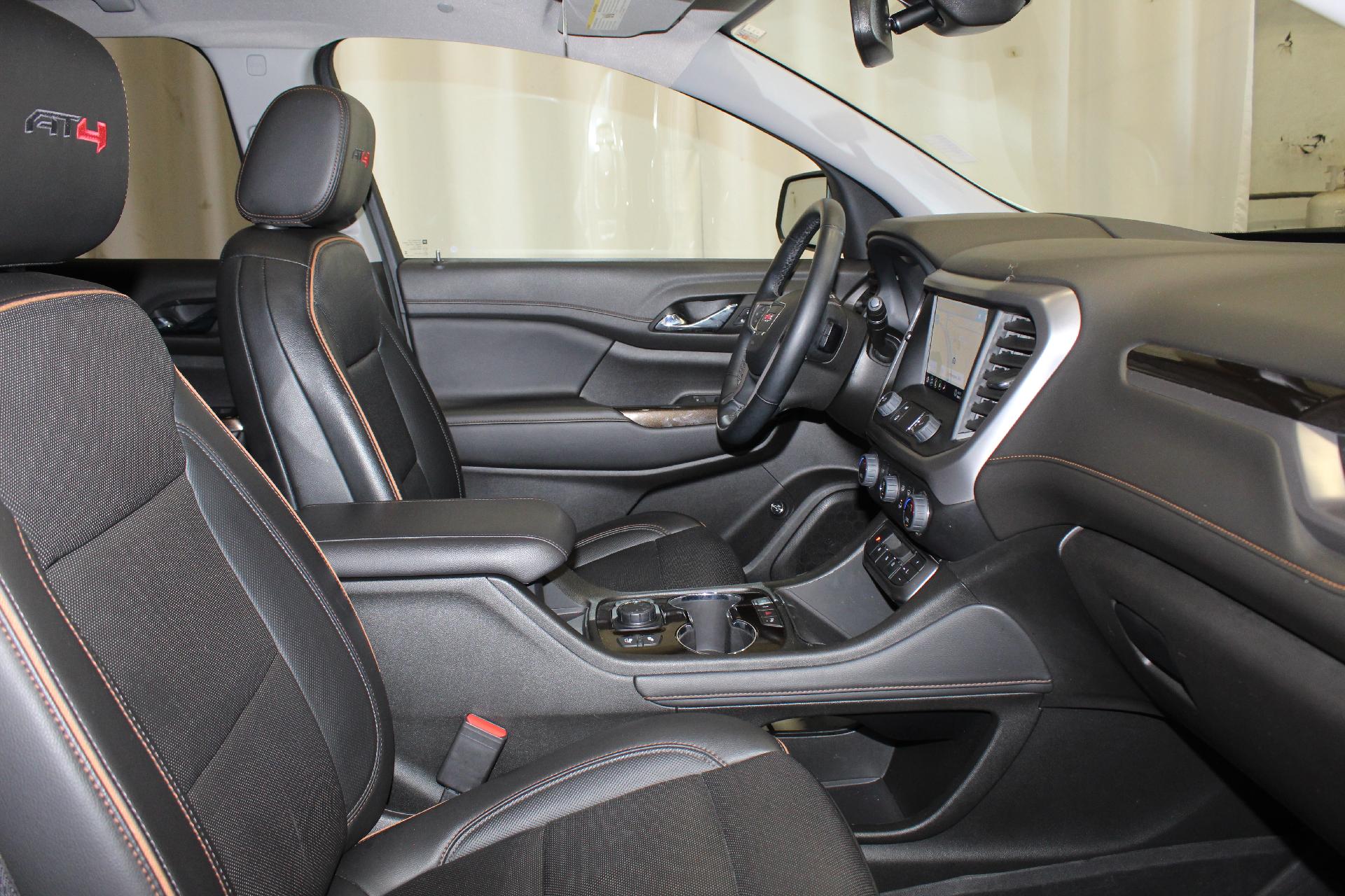 2023 GMC Acadia Vehicle Photo in NORTHAMPTON, MA 01060-1120