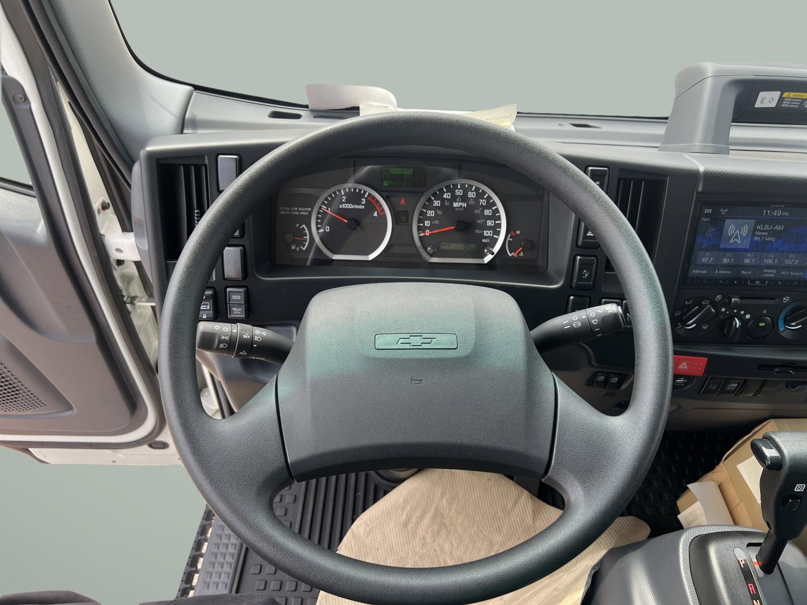 2024 Chevrolet Low Cab Forward 5500 XD Vehicle Photo in GEORGETOWN, TX 78626-7508