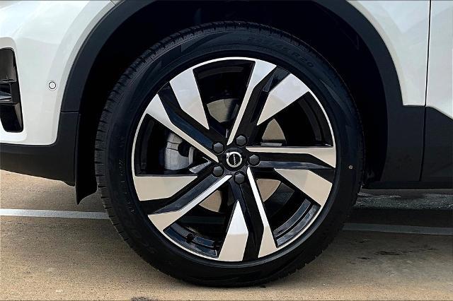 2025 Volvo XC40 Vehicle Photo in Houston, TX 77007