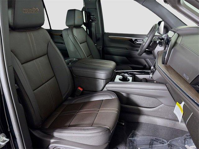 2025 Chevrolet Tahoe Vehicle Photo in PUYALLUP, WA 98371-4149