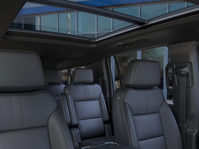 2025 Chevrolet Suburban Vehicle Photo in OSHKOSH, WI 54904-7811