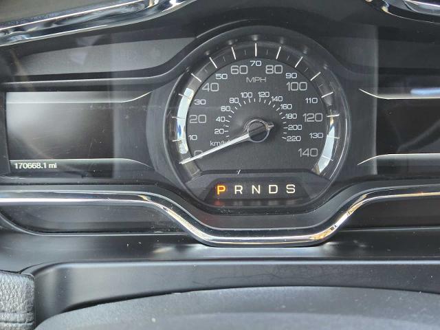 2017 Lincoln MKT Vehicle Photo in DENTON, TX 76210-9321