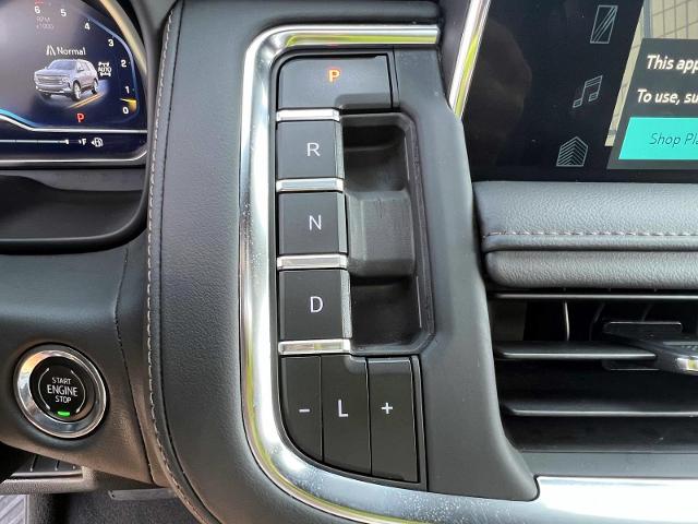 2023 Chevrolet Suburban Vehicle Photo in Roslyn, NY 11576