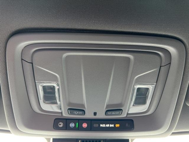 2023 Chevrolet Silverado 1500 Vehicle Photo in GREEN BAY, WI 54304-5303