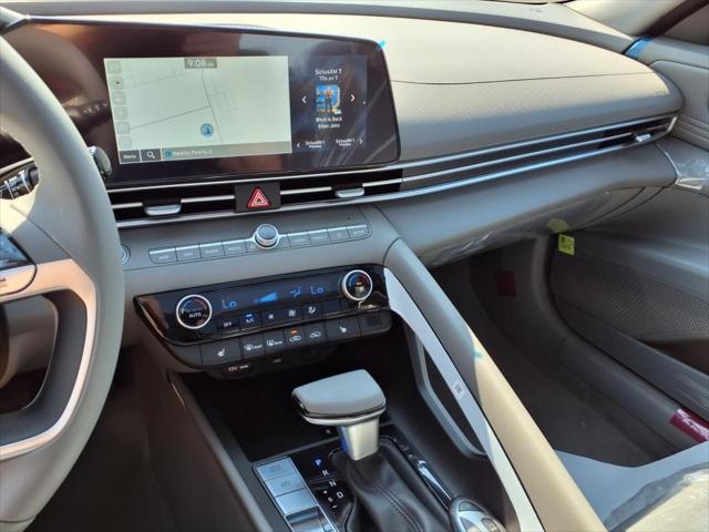 2025 Hyundai ELANTRA Vehicle Photo in Peoria, IL 61615