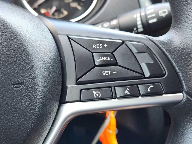 2022 Nissan Rogue Sport Vehicle Photo in DENTON, TX 76210-9321