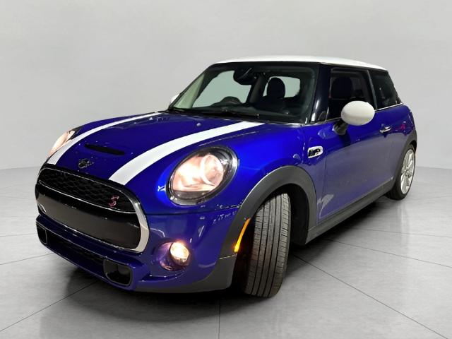 2019 MINI Cooper S Hardtop Vehicle Photo in Green Bay, WI 54304