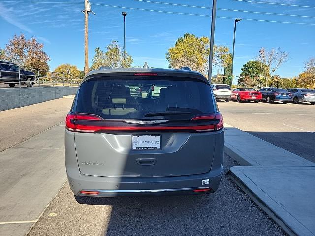 2021 Chrysler Pacifica Touring L photo 6