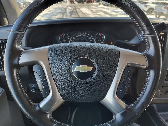 2015 Chevrolet Express Passenger 3500 Vehicle Photo in GREEN BAY, WI 54304-5303