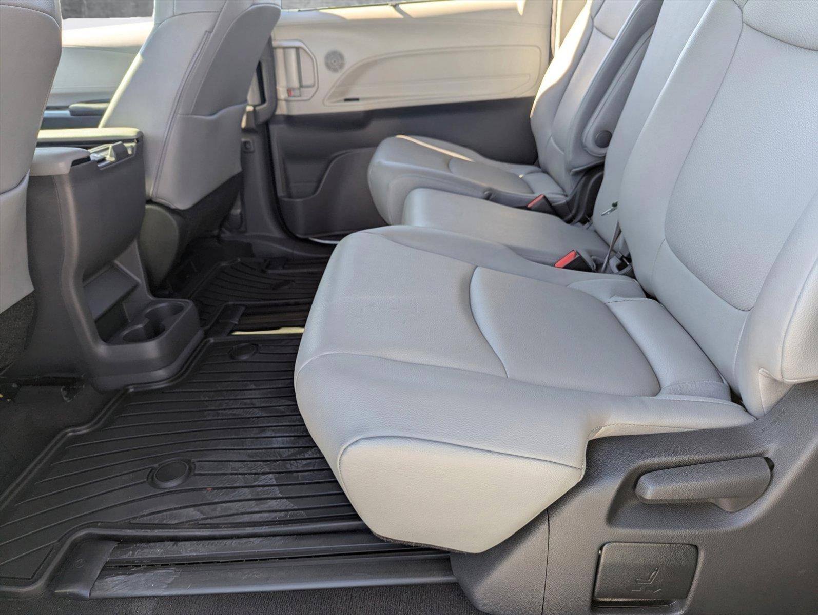 2022 Toyota Sienna Vehicle Photo in Ft. Myers, FL 33907