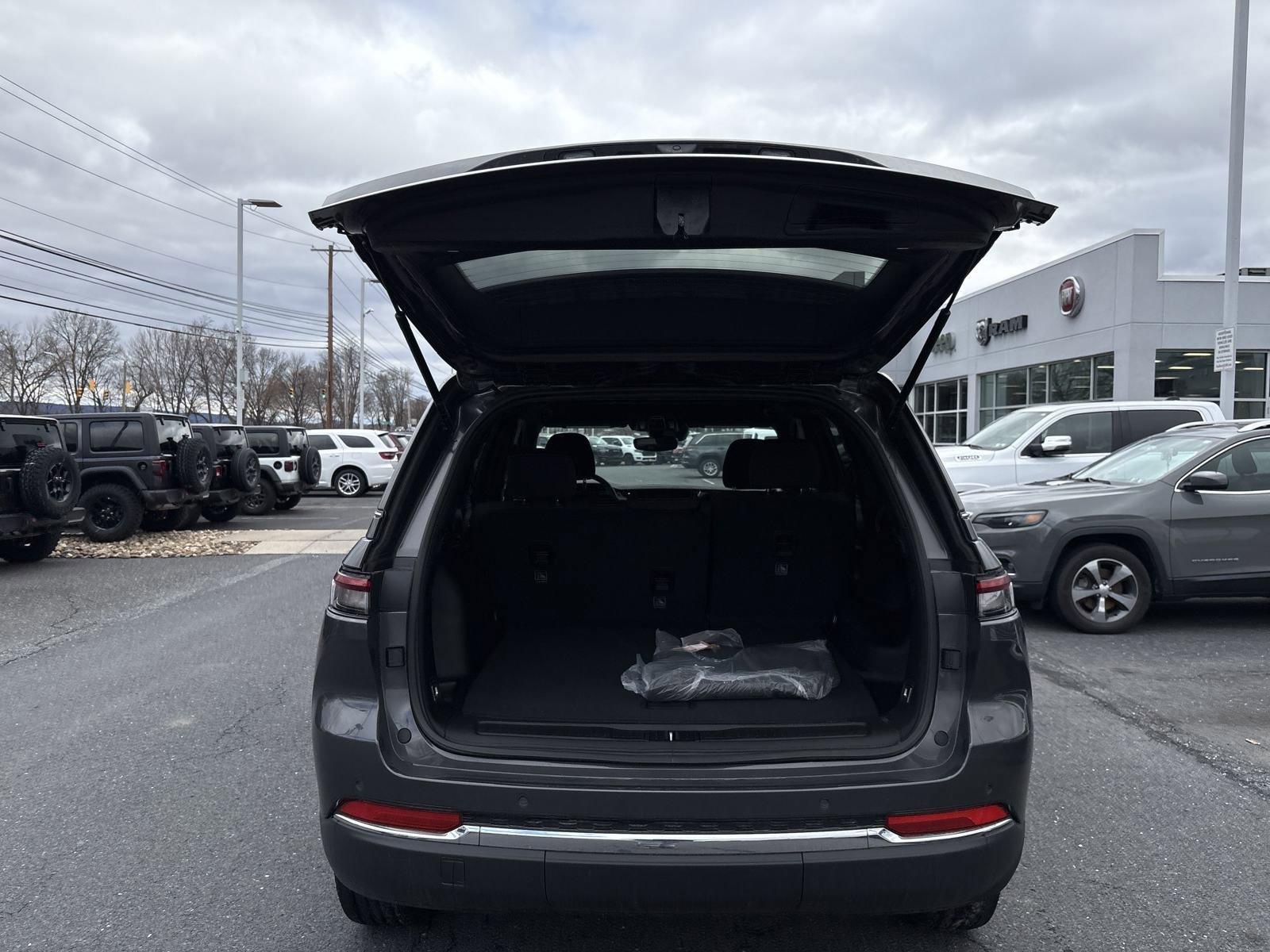 2025 Jeep Grand Cherokee Vehicle Photo in Mechanicsburg, PA 17050-1707