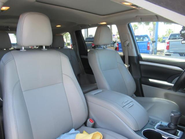 2018 Toyota Highlander Vehicle Photo in LEESBURG, FL 34788-4022