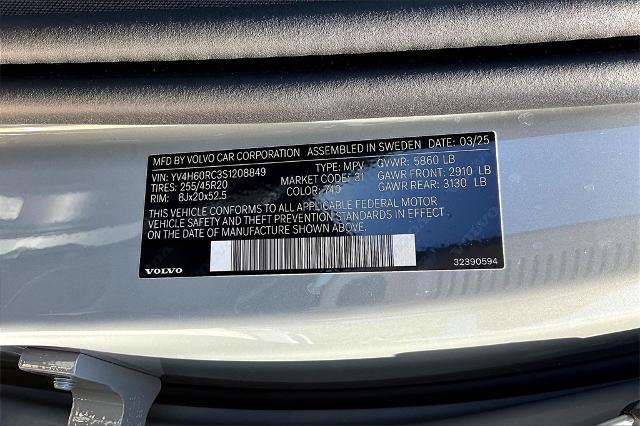2025 Volvo XC60 Plug-In Hybrid Vehicle Photo in Houston, TX 77007