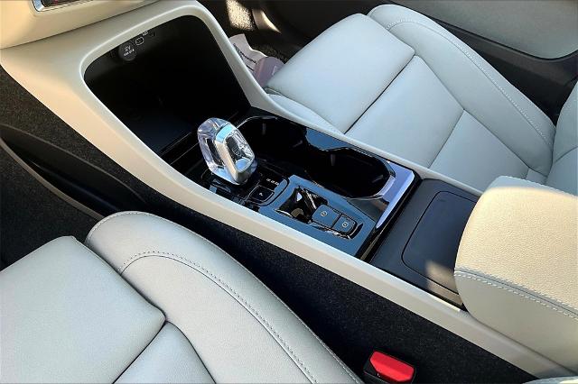 2025 Volvo XC40 Vehicle Photo in Houston, TX 77007