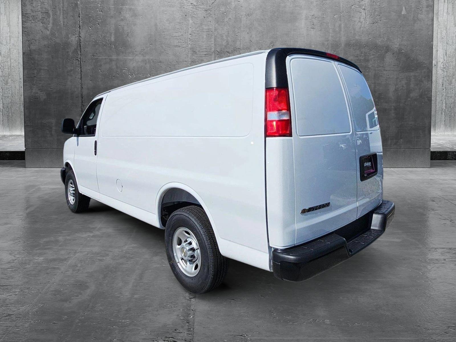 2025 Chevrolet Express Cargo 2500 Vehicle Photo in GREENACRES, FL 33463-3207