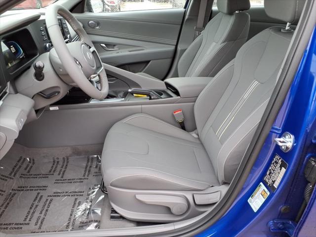 2025 Hyundai ELANTRA Vehicle Photo in Peoria, IL 61615
