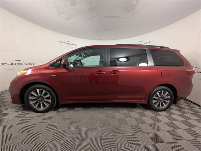 2018 Toyota Sienna Vehicle Photo in ENGLEWOOD, CO 80113-6708