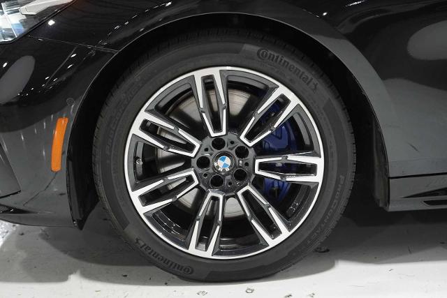 2025 BMW 540i xDrive Vehicle Photo in GRAPEVINE, TX 76051