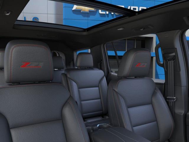 2025 Chevrolet Traverse Vehicle Photo in Roslyn, NY 11576