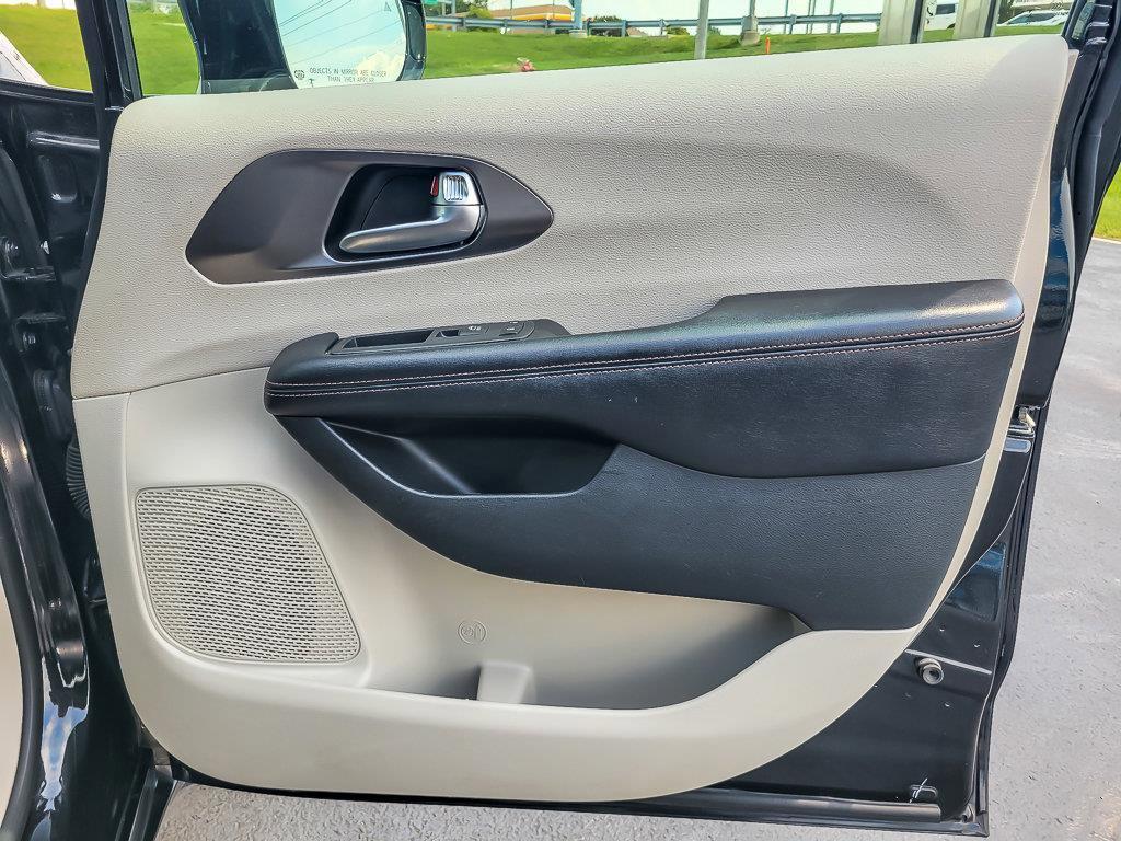 2020 Chrysler Pacifica Vehicle Photo in AURORA, IL 60503-9326