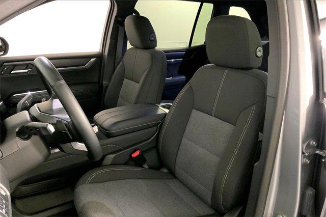 2025 GMC Acadia Vehicle Photo in KANSAS CITY, MO 64114-4502