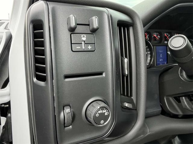 2023 Chevrolet Silverado 5500 HD Vehicle Photo in ALCOA, TN 37701-3235