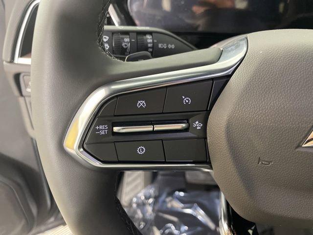 2025 Chevrolet Suburban Vehicle Photo in PHOENIX, AZ 85014-3381