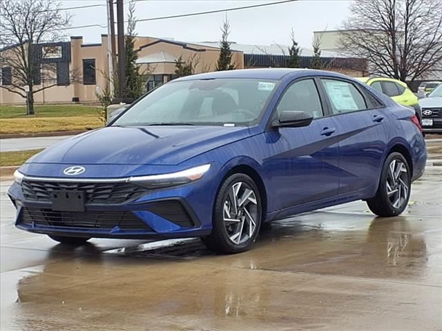 2025 Hyundai ELANTRA Vehicle Photo in Peoria, IL 61615