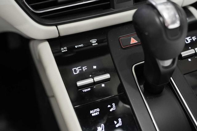 2024 Porsche Macan Vehicle Photo in GRAPEVINE, TX 76051