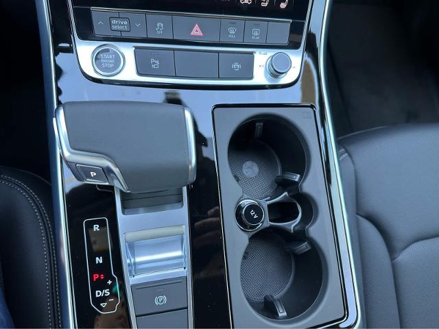 2025 Audi Q7 Vehicle Photo in HOUSTON, TX 77090