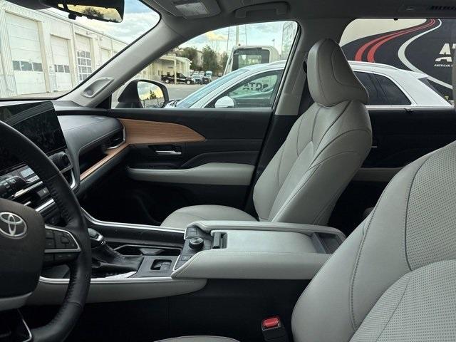 2024 Toyota Grand Highlander Vehicle Photo in ENGLEWOOD, CO 80113-6708