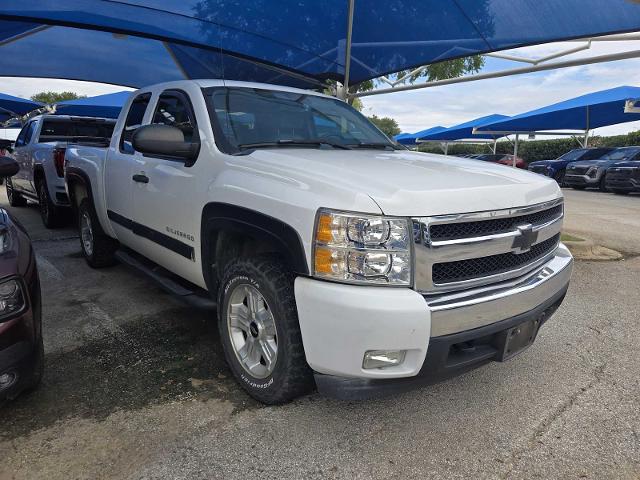 2008 Chevrolet Silverado 1500 Vehicle Photo in DENTON, TX 76210-9321
