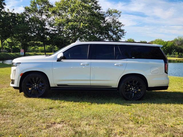 2022 Cadillac Escalade Vehicle Photo in DENTON, TX 76210-9321