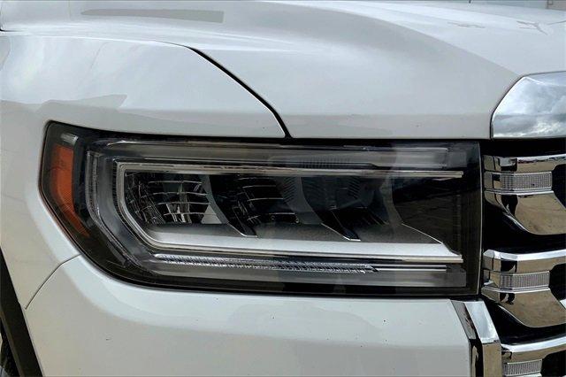 2023 GMC Acadia Vehicle Photo in TOPEKA, KS 66609-0000