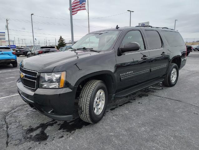 2012 Chevrolet Suburban LT photo 3