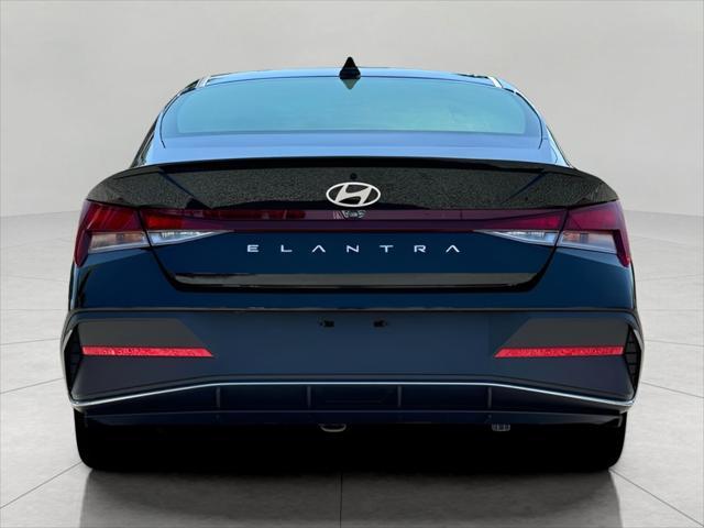 2025 Hyundai ELANTRA Vehicle Photo in Green Bay, WI 54304