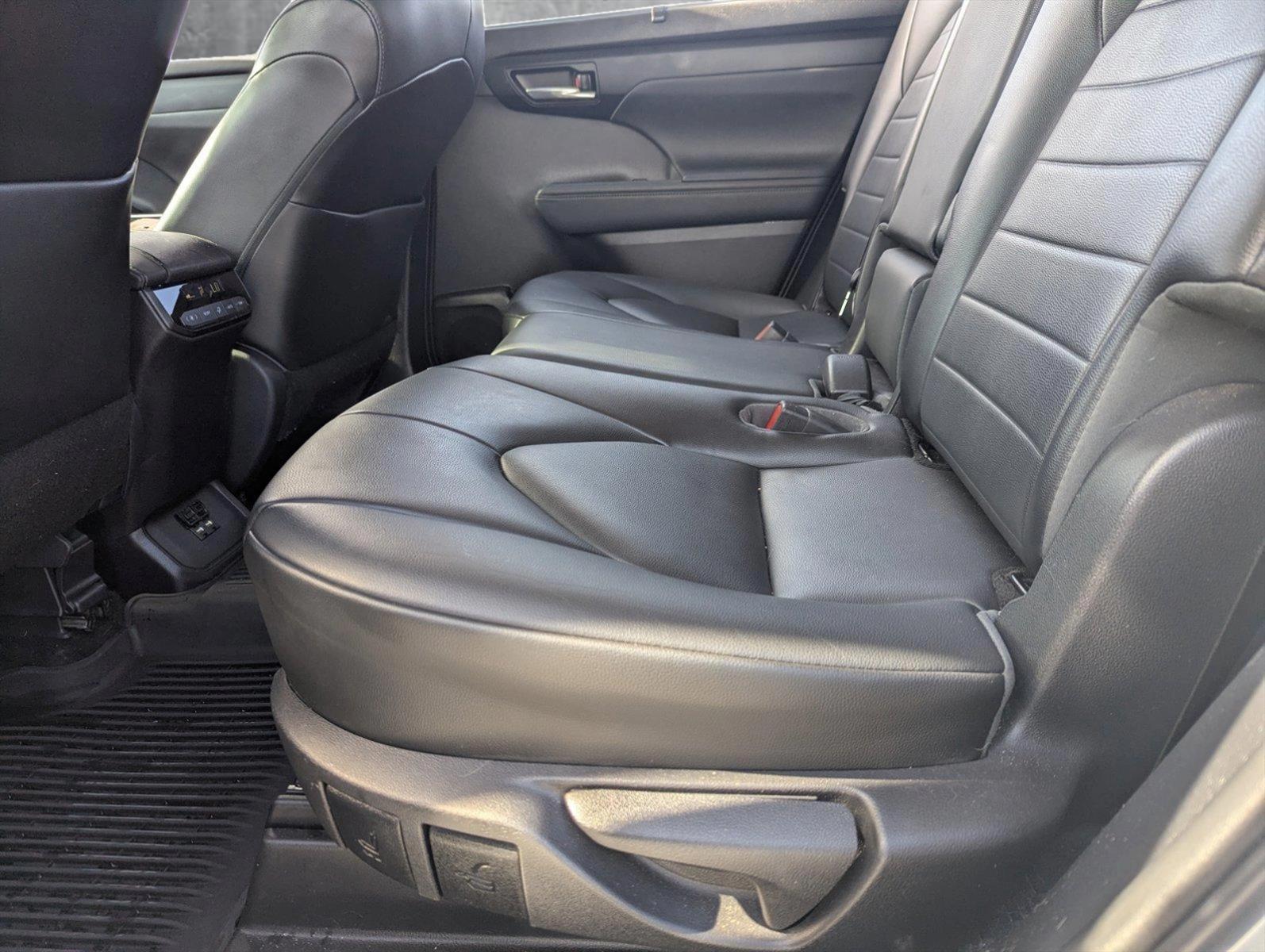 2021 Toyota Highlander Vehicle Photo in Ft. Myers, FL 33907