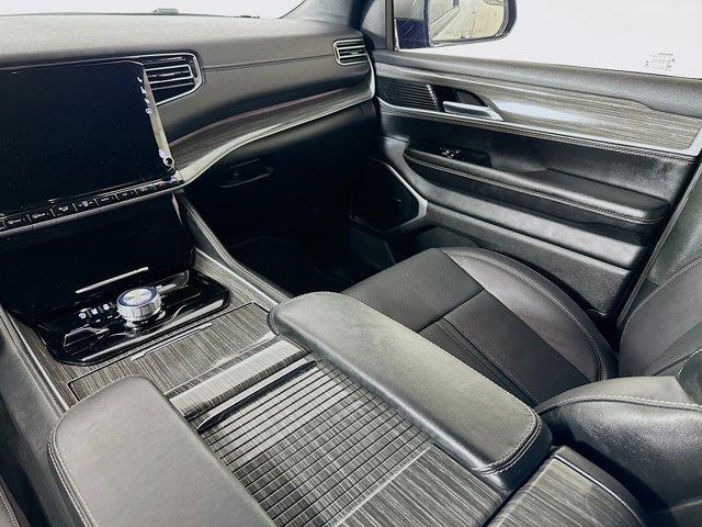 2022 Jeep Wagoneer Vehicle Photo in Doylsetown, PA 18901