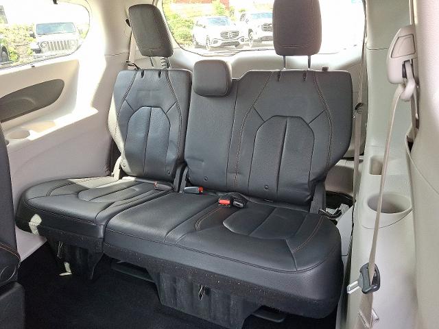 2019 Chrysler Pacifica Vehicle Photo in HARRISBURG, PA 17111-1033