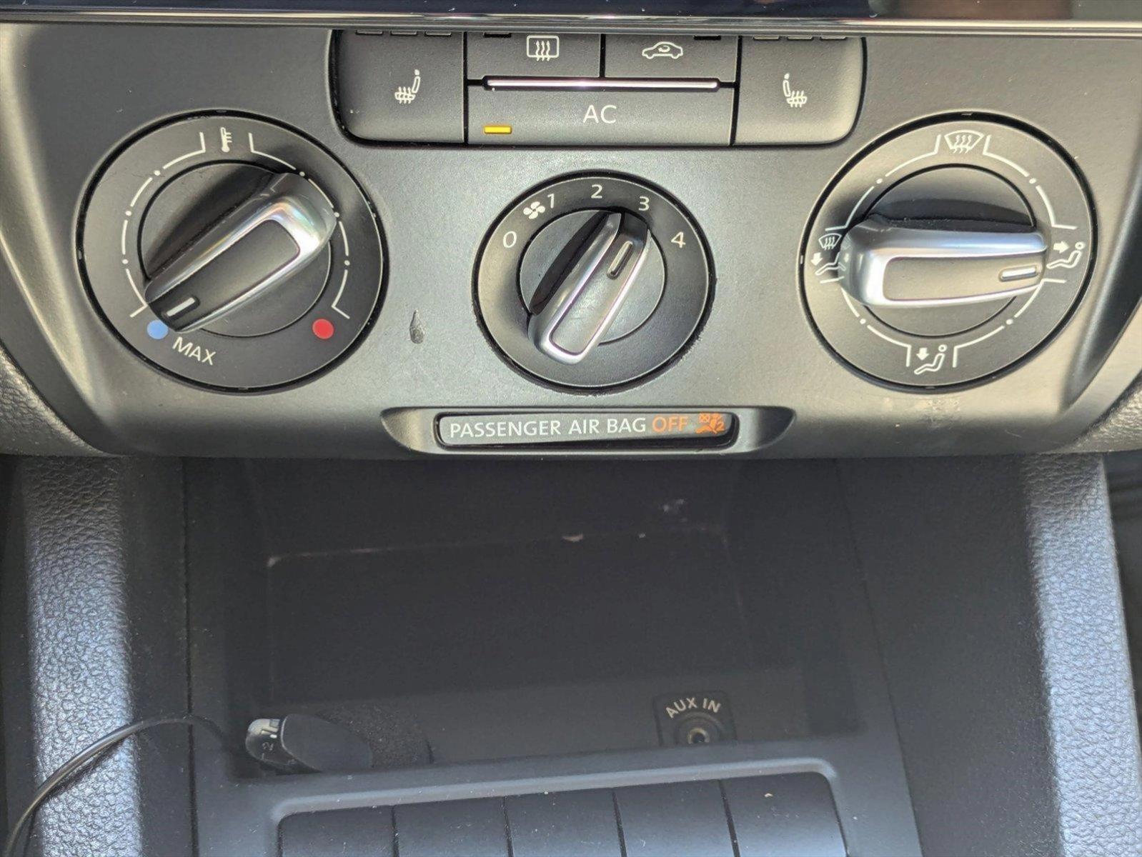 2012 Volkswagen Jetta Sedan Vehicle Photo in GREENACRES, FL 33463-3207