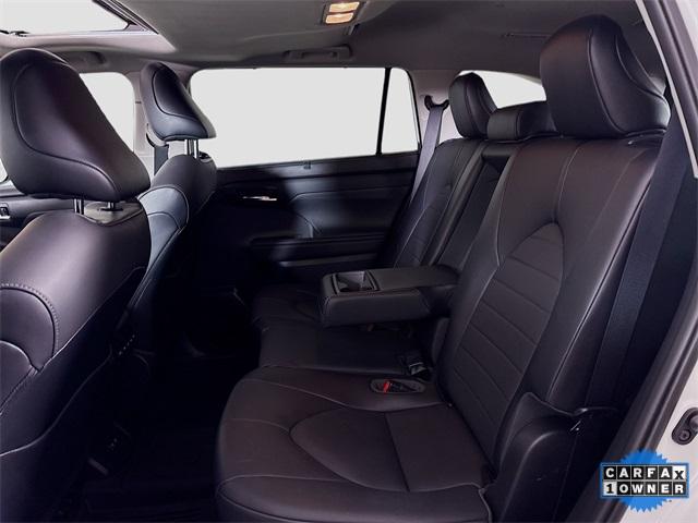 2020 Toyota Highlander Vehicle Photo in Puyallup, WA 98371
